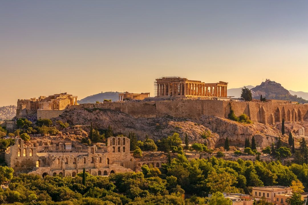 The Caja is not optional in Atenas